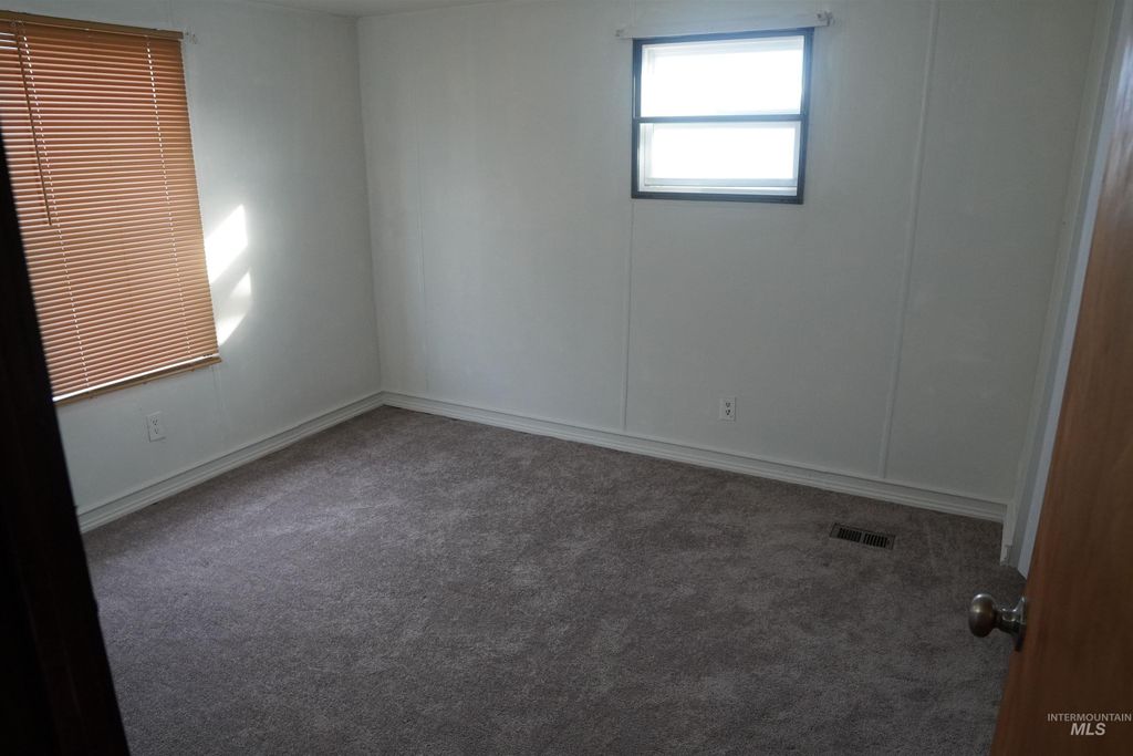 489 SE 2nd Ave 35, Ontario, OR 97914 photo 8