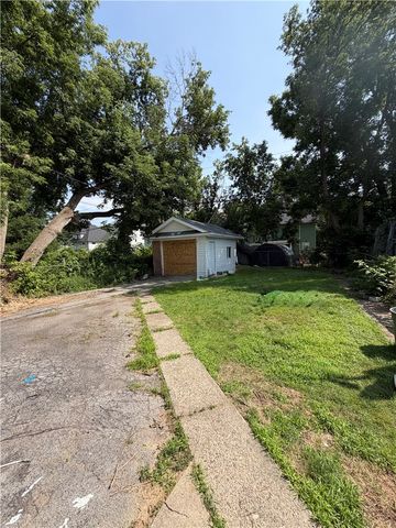 77 Locust Street, Rochester, NY 14613
