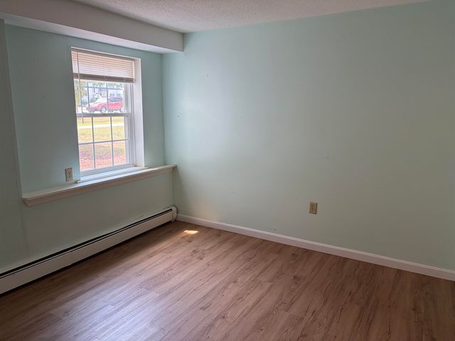 904 White Cedar Boulevard, Portsmouth, NH 03801