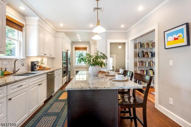 9 Amherst Ct, Maplewood Twp., NJ 07040