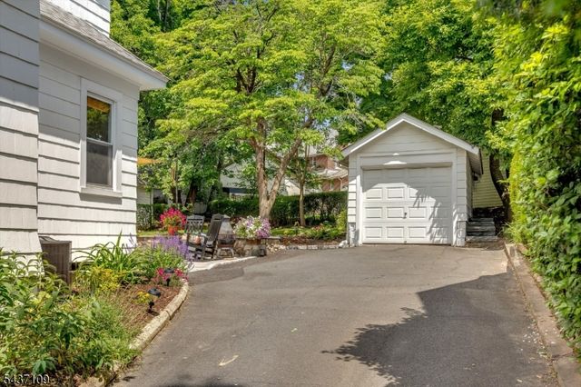 9 Amherst Ct, Maplewood Twp., NJ 07040