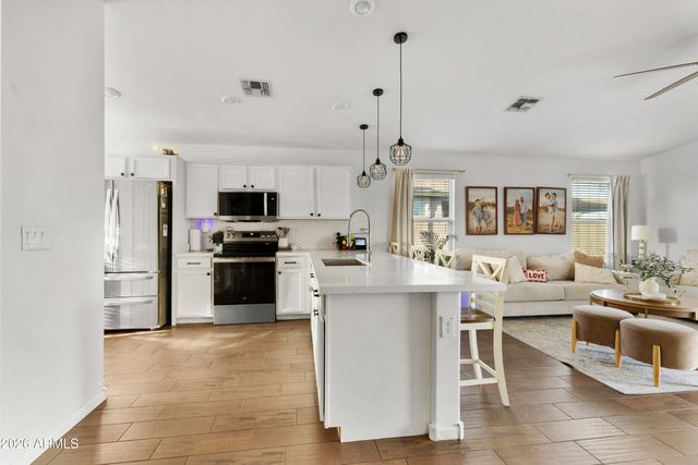 30591 N GUNDERSON Drive, San Tan Valley, AZ 85143