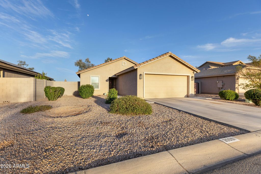 30591 N GUNDERSON Drive, San Tan Valley, AZ 85143