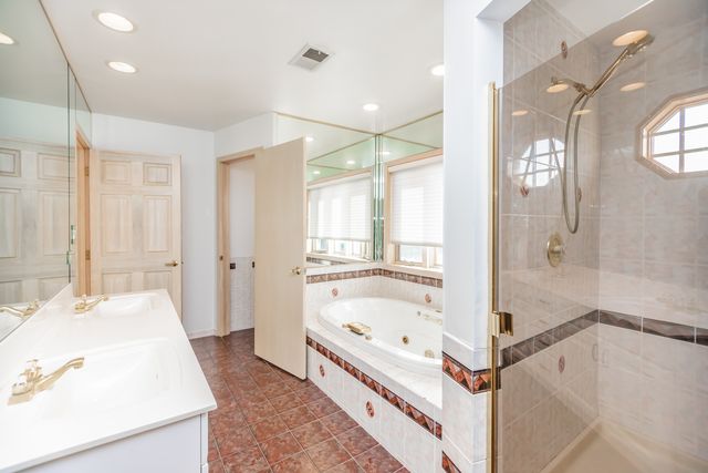 4621 N Anthon Avenue, Chicago, IL 60656