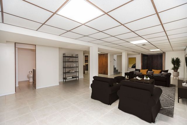 4621 N Anthon Avenue, Chicago, IL 60656