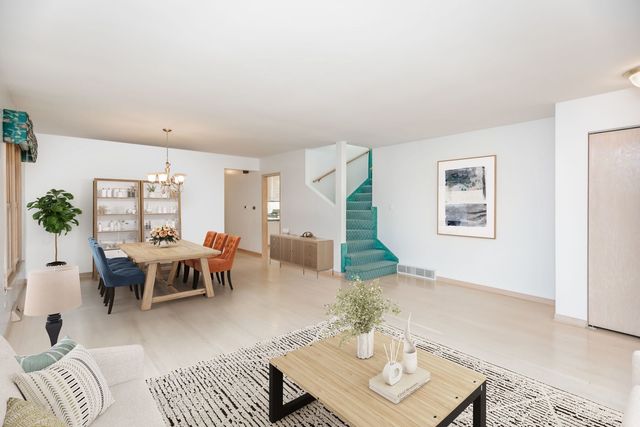 4621 N Anthon Avenue, Chicago, IL 60656