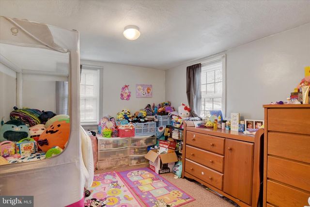 745 OLD TRAIL RD, Etters, PA 17319