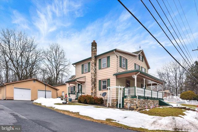 745 OLD TRAIL RD, Etters, PA 17319