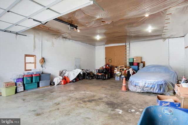 745 OLD TRAIL RD, Etters, PA 17319