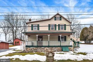 745 OLD TRAIL RD, Etters, PA 17319