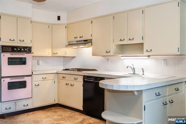68 Bentley Road, Cedar Grove, NJ 07009
