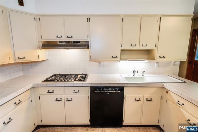 68 Bentley Road, Cedar Grove, NJ 07009