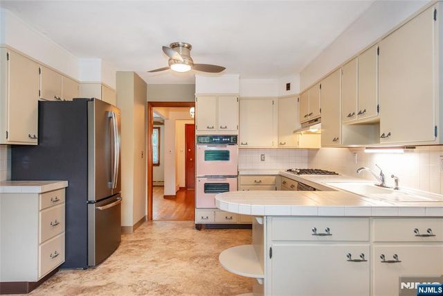 68 Bentley Road, Cedar Grove, NJ 07009