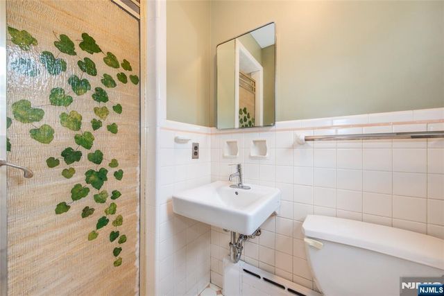 68 Bentley Road, Cedar Grove, NJ 07009