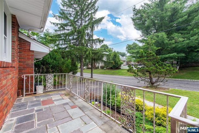 68 Bentley Road, Cedar Grove, NJ 07009
