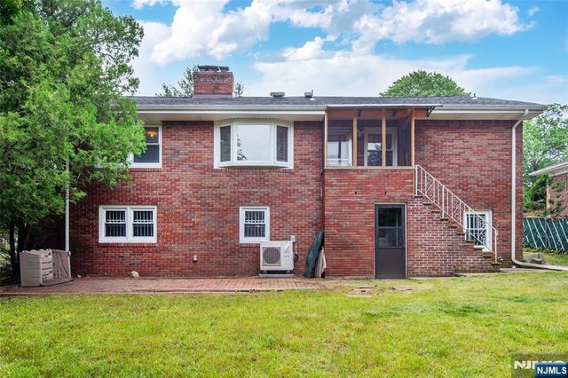 68 Bentley Road, Cedar Grove, NJ 07009