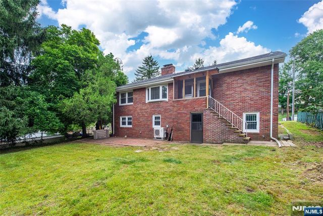68 Bentley Road, Cedar Grove, NJ 07009