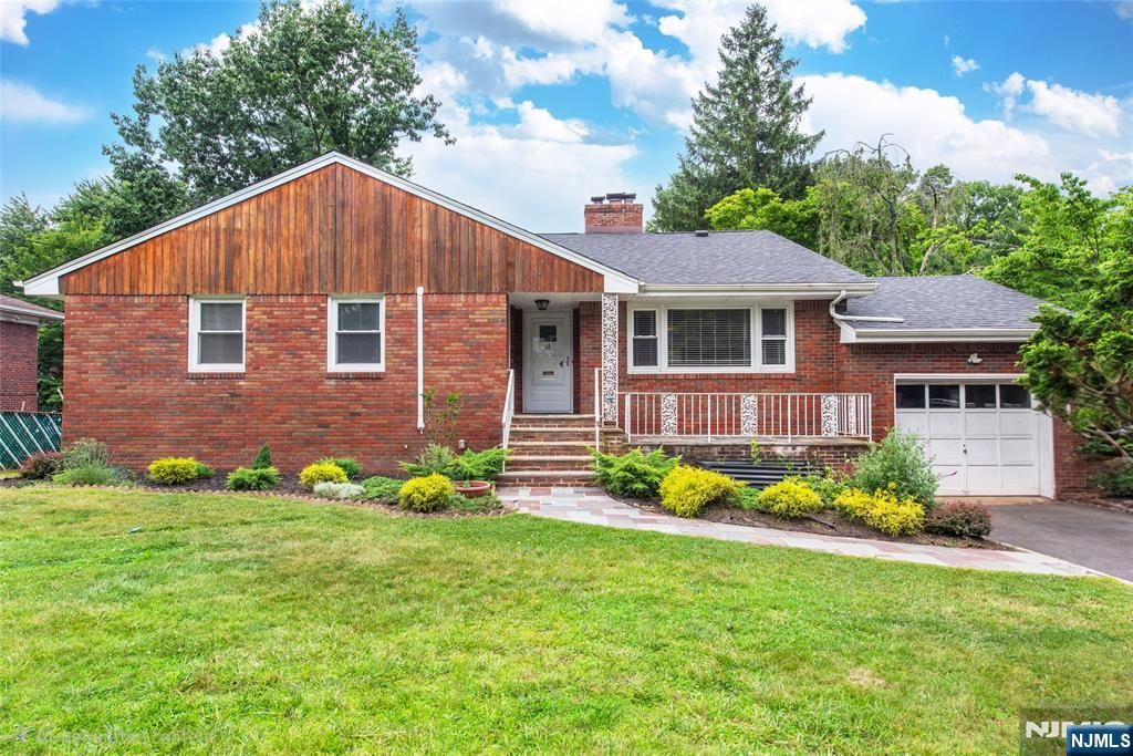 68 Bentley Road, Cedar Grove, NJ 07009