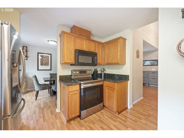 7502 Sw APPLEGATE Dr, Beaverton, OR 97007