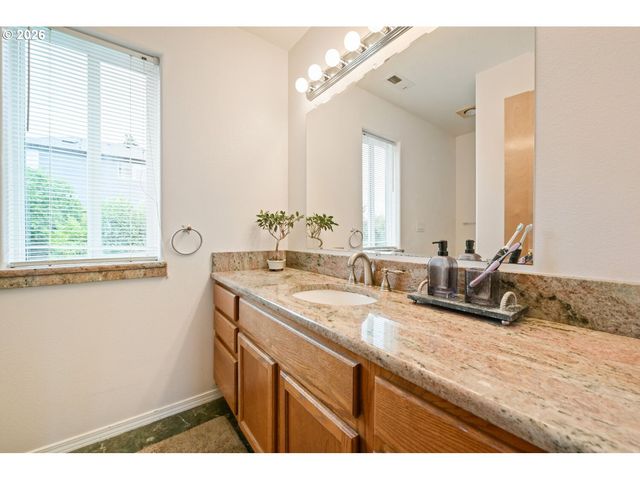 7502 Sw APPLEGATE Dr, Beaverton, OR 97007