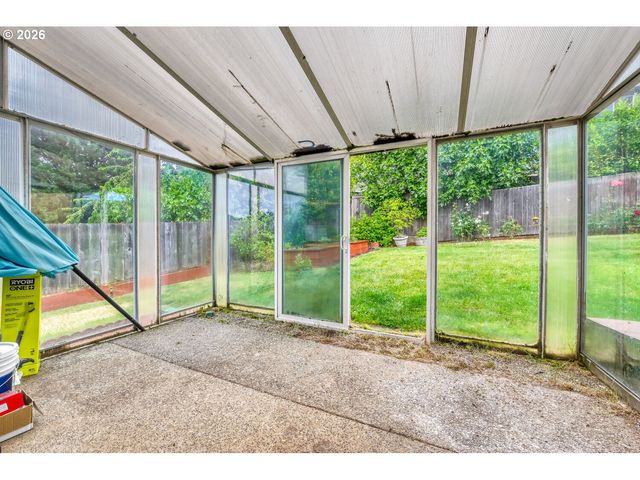 7502 Sw APPLEGATE Dr, Beaverton, OR 97007