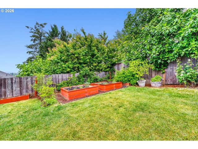 7502 Sw APPLEGATE Dr, Beaverton, OR 97007