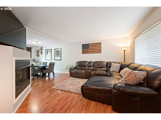7502 Sw APPLEGATE Dr, Beaverton, OR 97007
