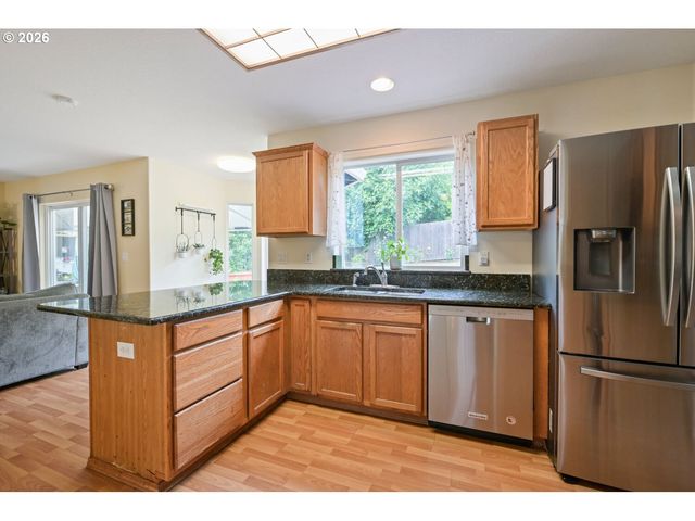 7502 Sw APPLEGATE Dr, Beaverton, OR 97007