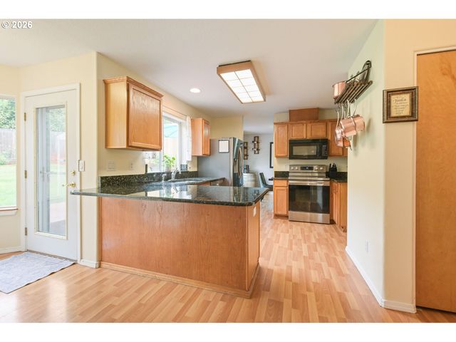 7502 Sw APPLEGATE Dr, Beaverton, OR 97007