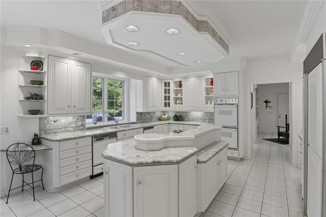 8054 Barony Woods, Victor, NY 14534