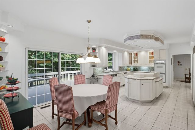 8054 Barony Woods, Victor, NY 14534