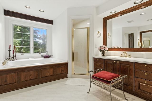 8054 Barony Woods, Victor, NY 14534