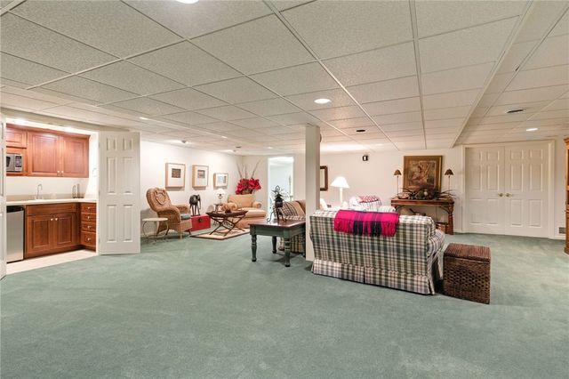 8054 Barony Woods, Victor, NY 14534