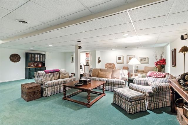 8054 Barony Woods, Victor, NY 14534