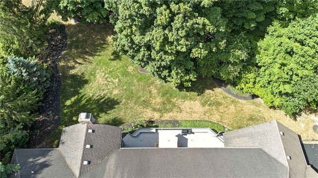 8054 Barony Woods, Victor, NY 14534