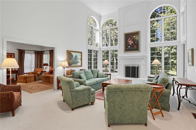 8054 Barony Woods, Victor, NY 14534