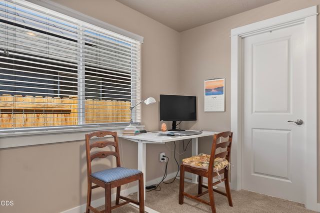 3230 NW 9th Street, Redmond, OR 97756