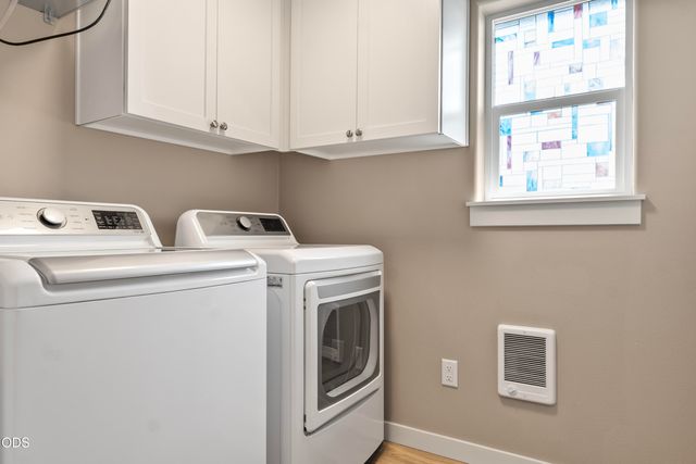 3230 NW 9th Street, Redmond, OR 97756