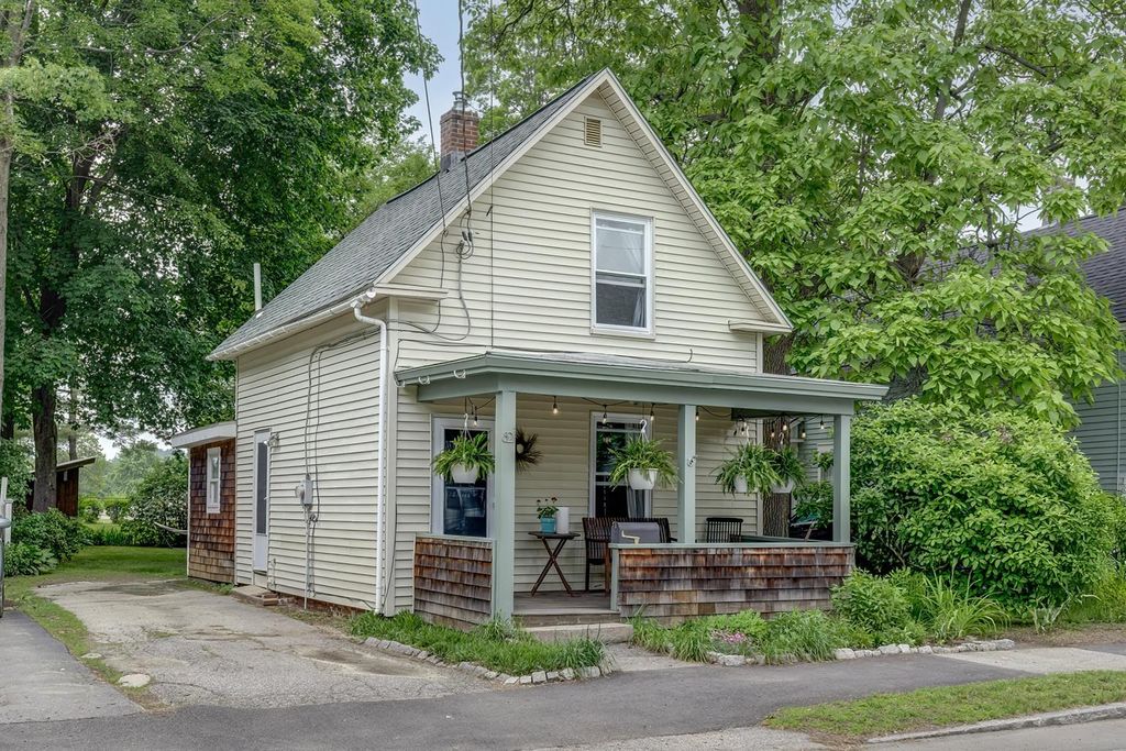 62 South Spring Street, Concord, NH 03301