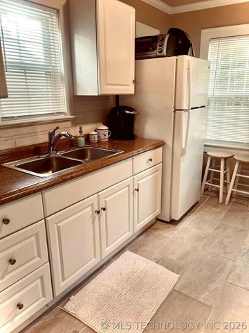 1633 E 8th Street, Tulsa, OK 74120