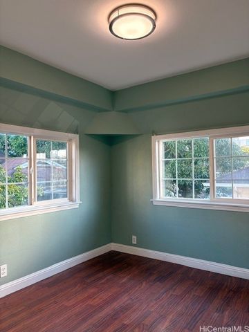 2705 Kaaha Street, Honolulu, HI 96826