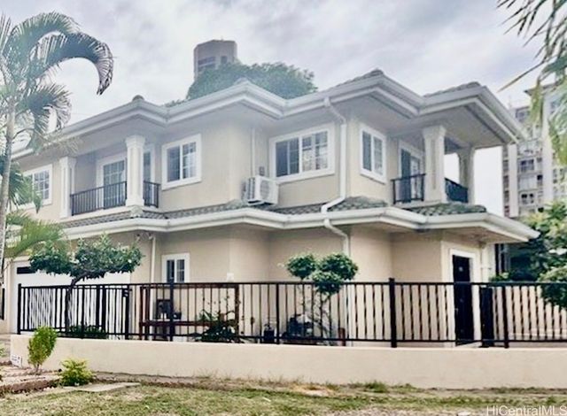 2705 Kaaha Street, Honolulu, HI 96826