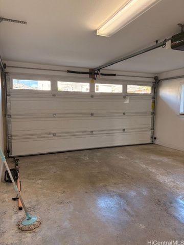 2705 Kaaha Street, Honolulu, HI 96826