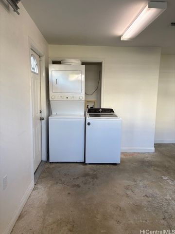 2705 Kaaha Street, Honolulu, HI 96826