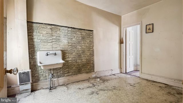 2131 N 28TH ST, Philadelphia, PA 19121