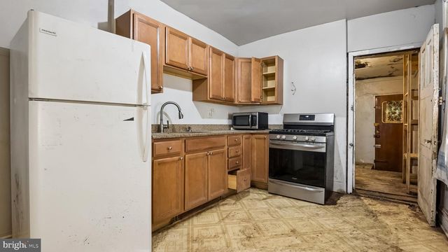 2131 N 28TH ST, Philadelphia, PA 19121
