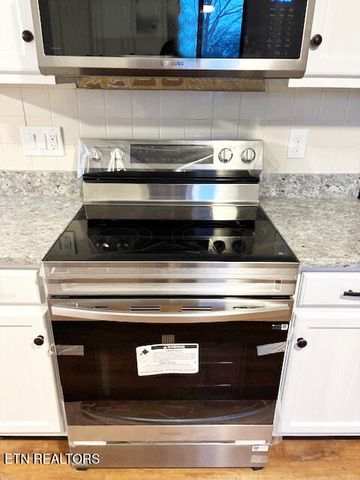 621 Belle Glade Lane, Knoxville, TN 37923