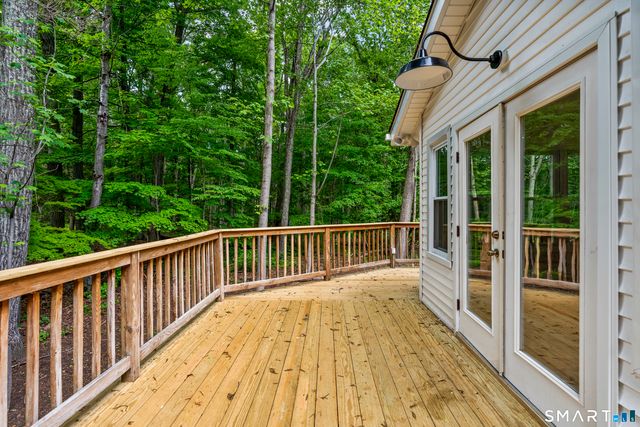 19 Fawn Drive, Woodbridge, CT 06525