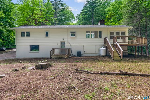 19 Fawn Drive, Woodbridge, CT 06525