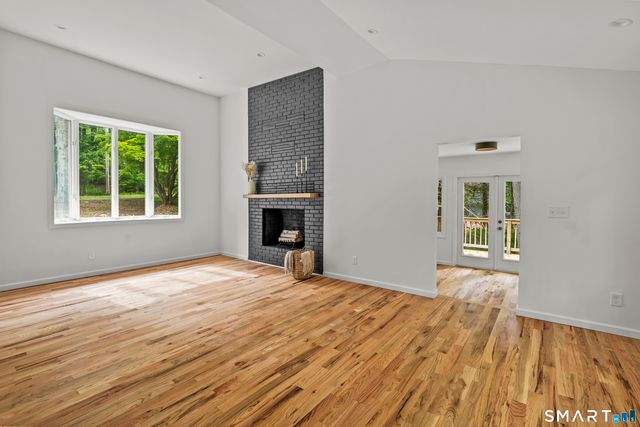 19 Fawn Drive, Woodbridge, CT 06525